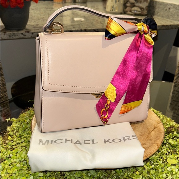 Michael Kors Blush Satchel 8” x 7” x 3” Gold Hardware Latch Closure & Dusty NWOT - Picture 5 of 9